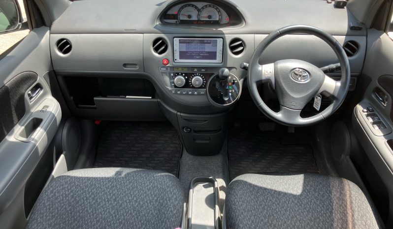 2013 Toyota Sienta (24-5-8) full