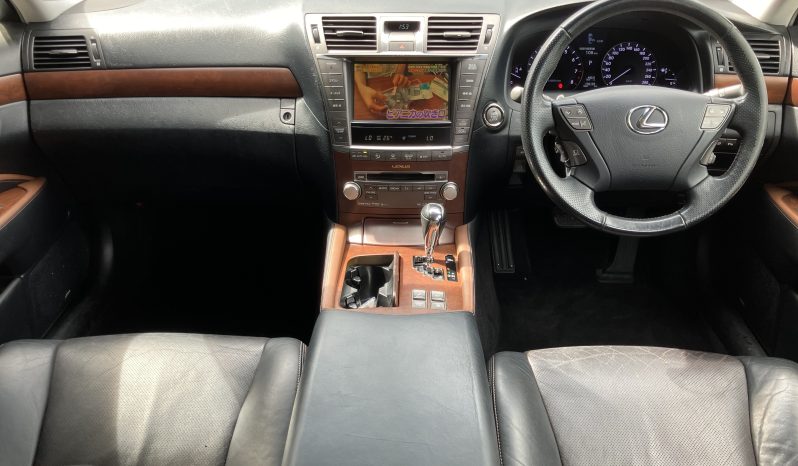 2010 Lexus LS460 (24-10-4) full